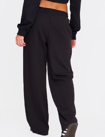 Pantaloni PRETTYLITTLETHING, negru