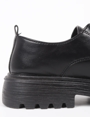 Pantofi SHEIN, negru