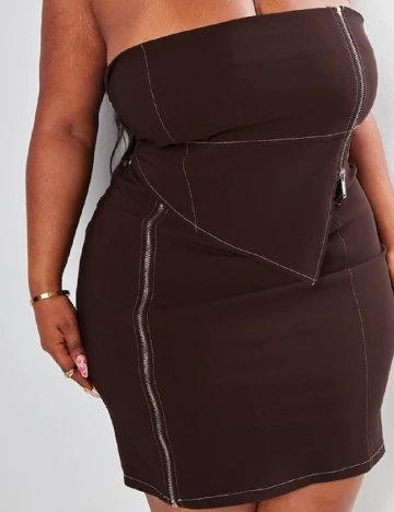 Rochie scurta PRETTYLITTLETHING Plus Size, maro Maro