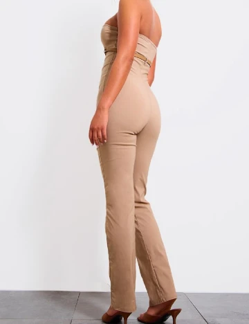 Salopeta PRETTYLITTLETHING, maro