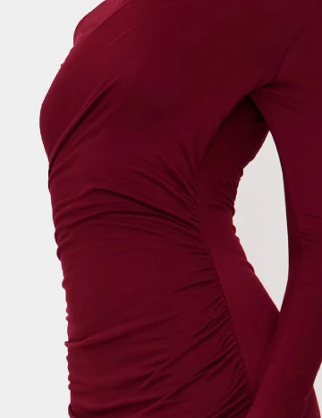 Rochie scurta PRETTYLITTLETHING, visiniu Rosu