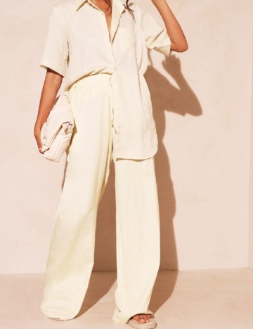 
						Pantaloni PRETTYLITTLETHING, crem
