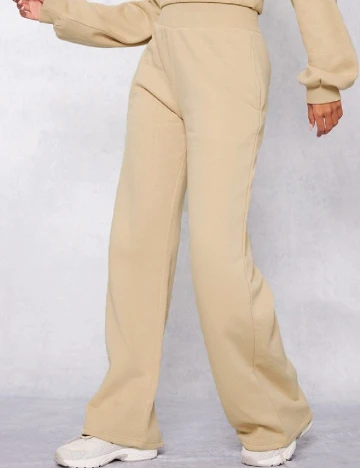 Pantaloni PrettyLittleThing, bej Crem