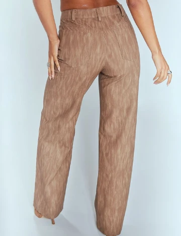Pantaloni PRETTYLITTLETHING, maro