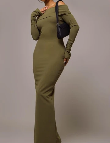 Rochie lunga PRETTYLITTLETHING, verde Verde
