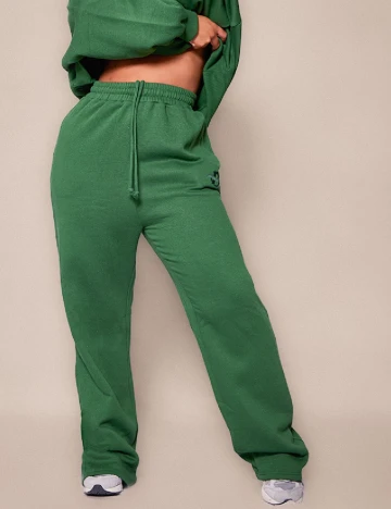 Pantaloni PRETTYLITTLETHING Plus Size, verde