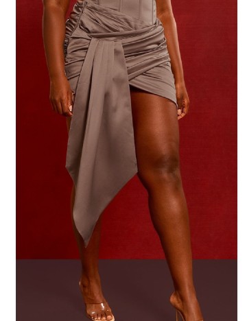 Fusta PRETTYLITTLETHING Plus Size, maro