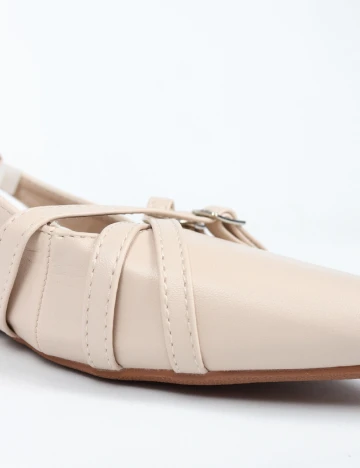 Pantofi SHEIN, crem