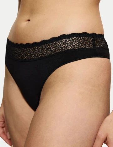 Chilot Triumph, negru