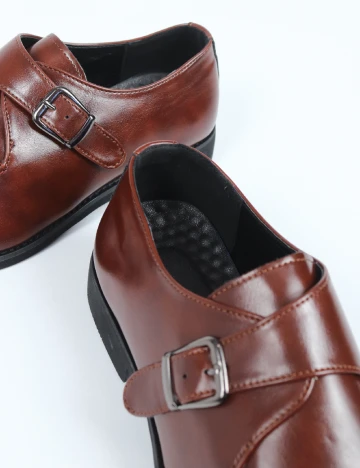 Pantofi SHEIN, maro Maro