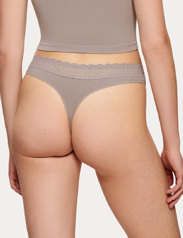 Chilot Triumph, gri
