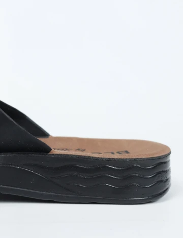 Slapi SHEIN, negru