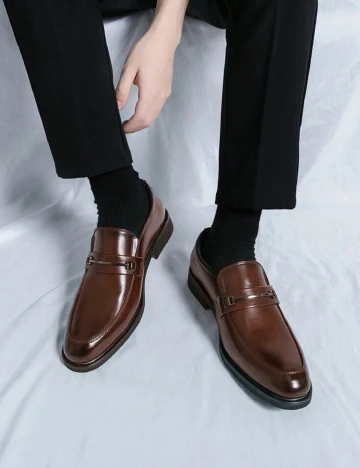 Pantofi SHEIN, maro