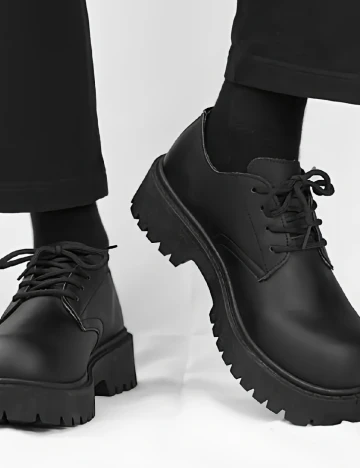 Pantofi SHEIN, negru Negru