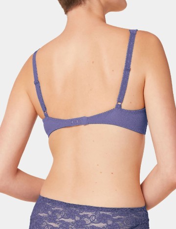 Sutien Triumph, mov