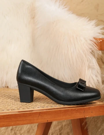 Pantofi SHEIN, negru