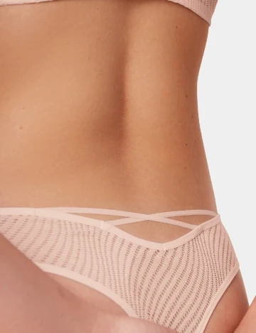 Chilot Triumph, nude