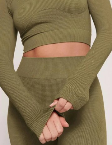 Top Triumph, verde