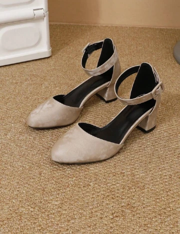 Pantofi SHEIN, crem