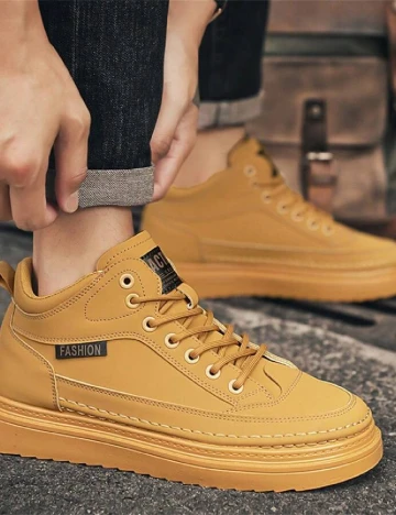 Adidasi SHEIN, maro Maro