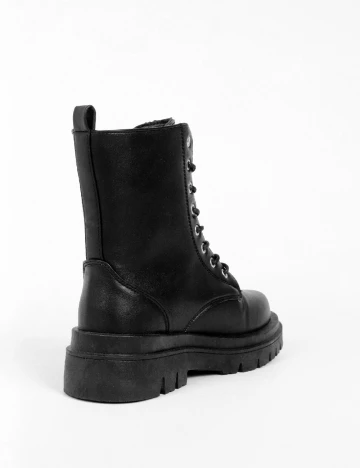 Ghete Krush, negru
