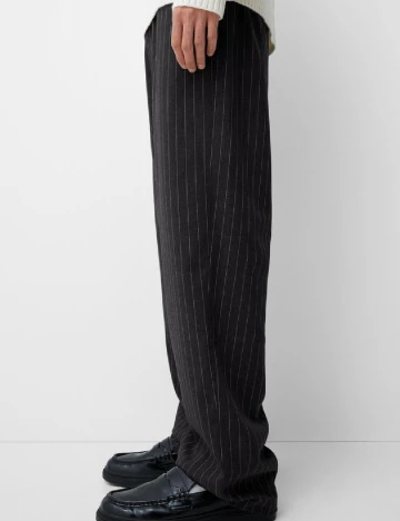 Pantaloni Bershka, gri