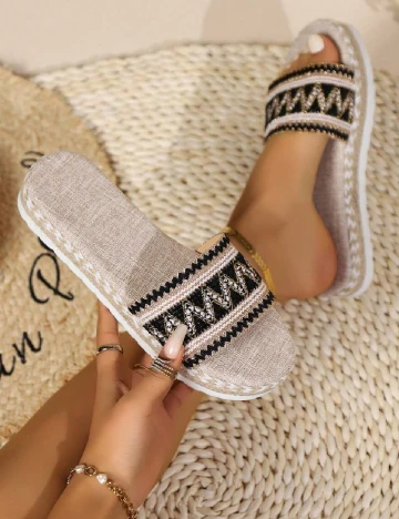 Slapi SHEIN, bej Crem