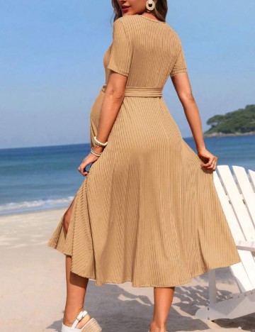 Rochie medie SHEIN Maternity, maro