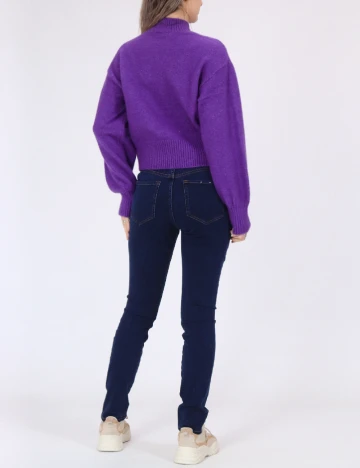 Pulover Monki, mov