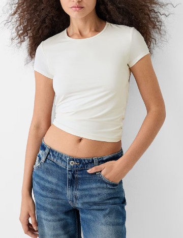 
						Top Bershka, ecru