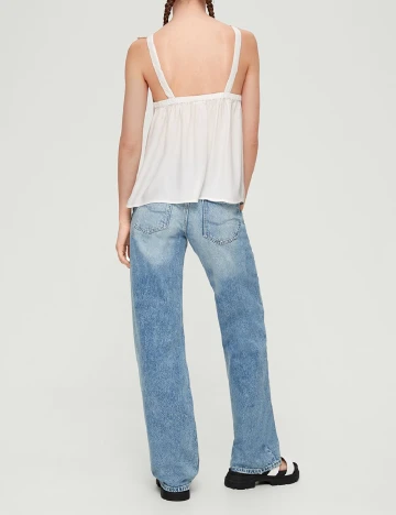 Maiou Q/S, alb