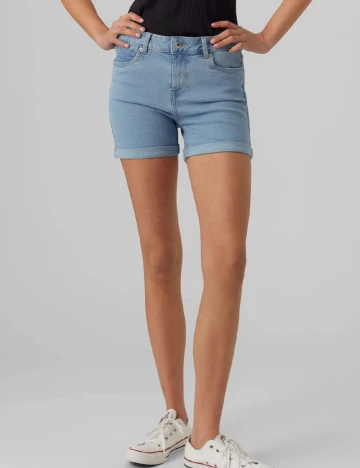 Pantaloni scurti Vero Moda, albastru