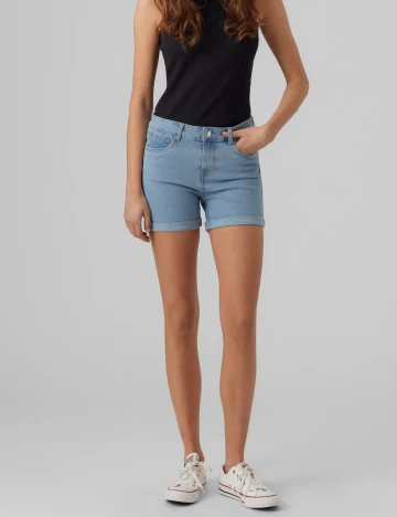 Pantaloni scurti Vero Moda, albastru