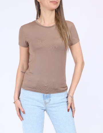 
						Tricou Vero Moda, maro