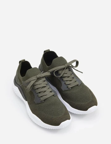 Adidasi Reserved, verde Verde