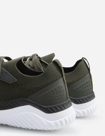 Adidasi Reserved, verde