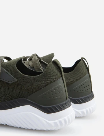 Adidasi Reserved, verde Verde