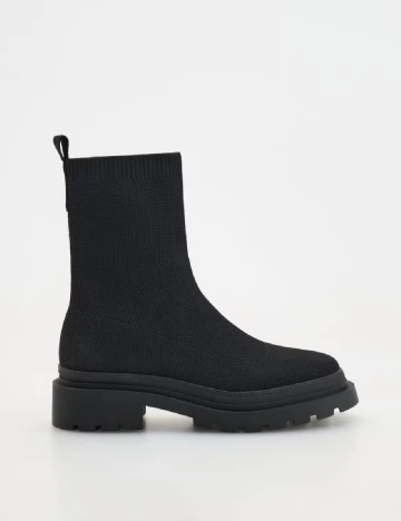 Ghete Reserved, negru