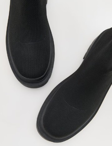 Ghete Reserved, negru