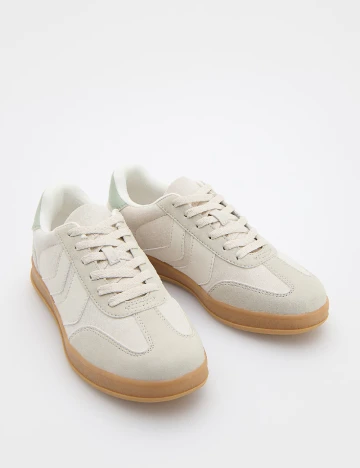 Adidasi Reserved, crem