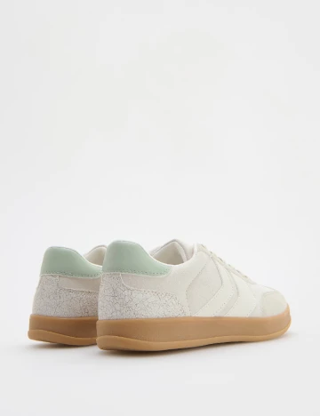 Adidasi Reserved, crem