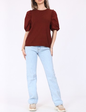 
						Bluza Vero Moda, maro