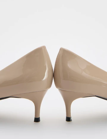 Pantofi Reserved, crem