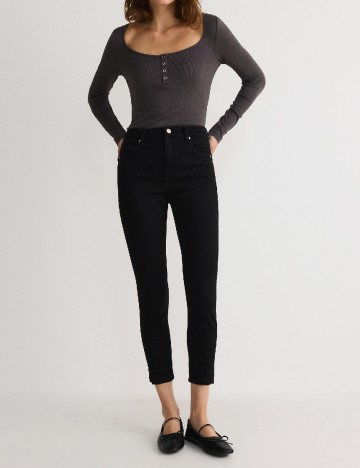 
						Blugi Reserved, negru