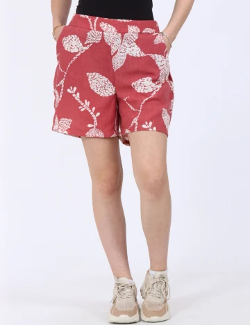 Pantaloni scurti Vero Moda, rosu