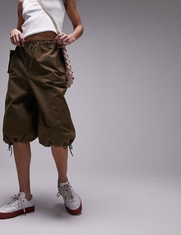 
						Pantaloni scurti Top Shop, verde