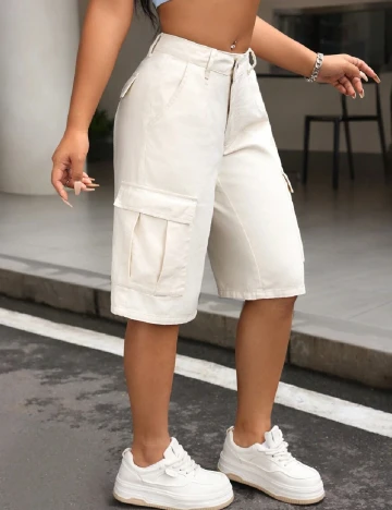 Pantaloni scurti SHEIN, crem