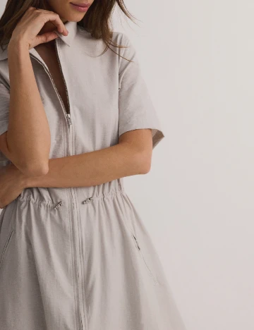 Rochie medie Reserved, gri deschis Gri