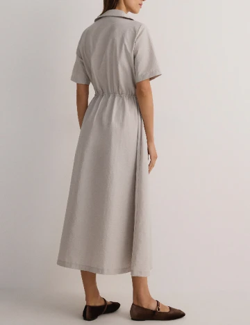 Rochie medie Reserved, gri deschis Gri