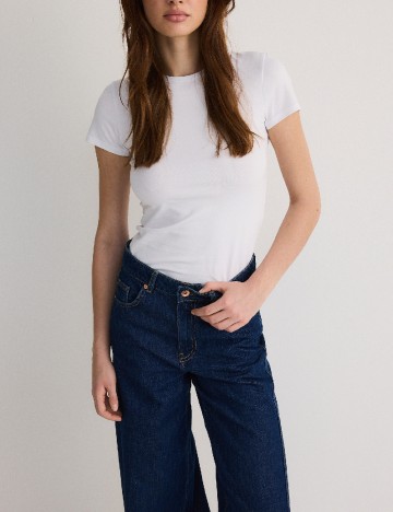 
						Tricou Reserved, alb
